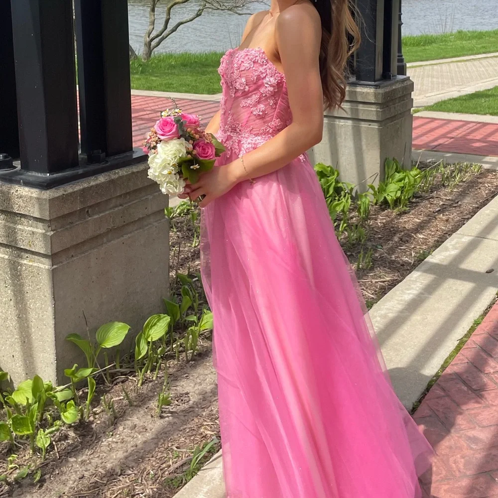 Pink prom dress, size 4 (I’m a size 2 and it fit great),Mori Lee, a-line - Picture 3 of 7